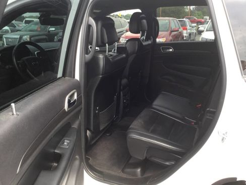 Used 2018 Jeep Grand Cherokee Altitude image 4