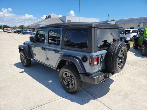 Used 2026 Jeep Wrangler Unlimited Sport AWD/4WD image 3