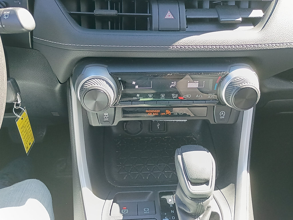 Used 2020 Toyota RAV4 LE w/ All Weather Liner Package AWD/4WD image 22