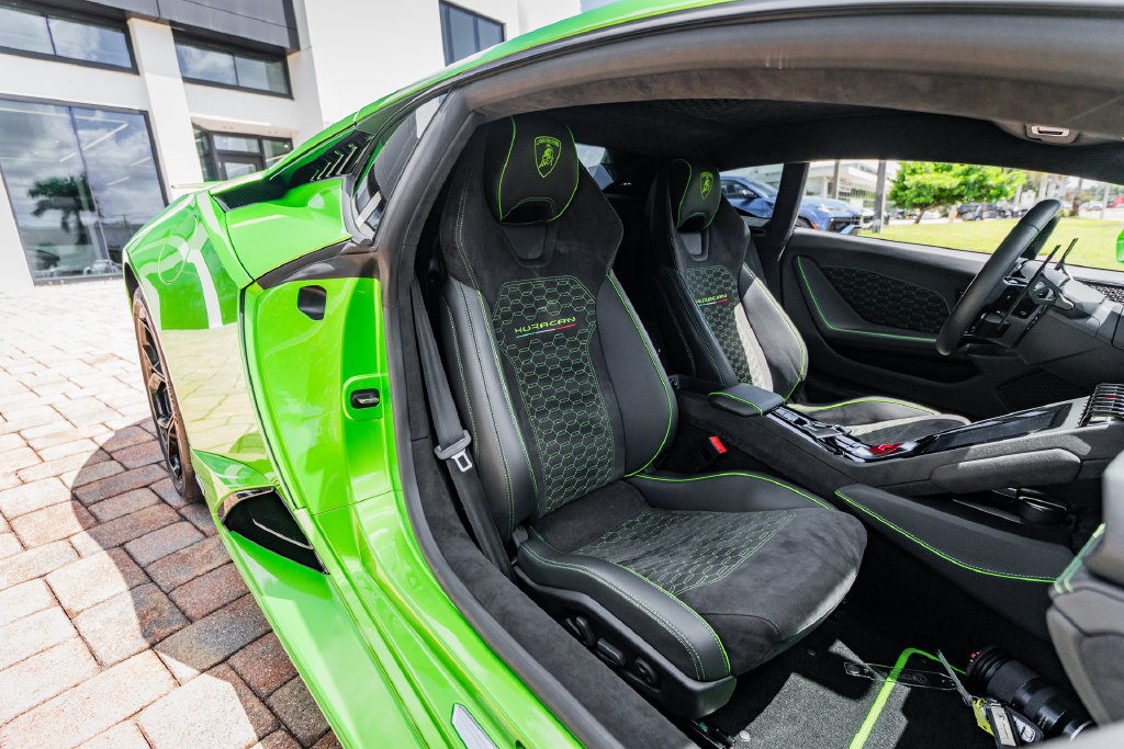 Used 2024 Lamborghini Huracan Tecnica RWD image 34