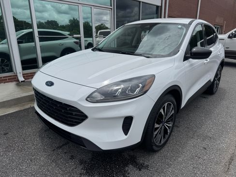 Used 2022 Ford Escape SE w/ SE Sport Appearance Package FWD image 5