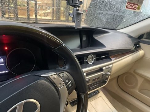 Used 2014 Lexus ES 350 w/ Luxury Package FWD image 13