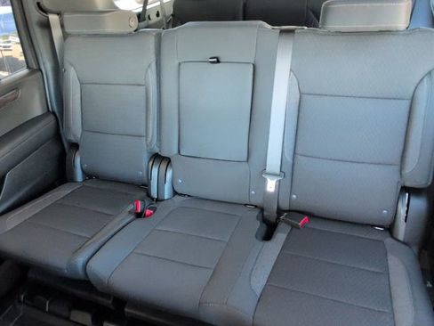 New 2026 Chevrolet Suburban LS image 8