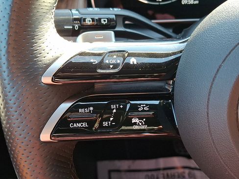 Certified 2025 Mercedes-Benz GLC 300 4MATIC image 21