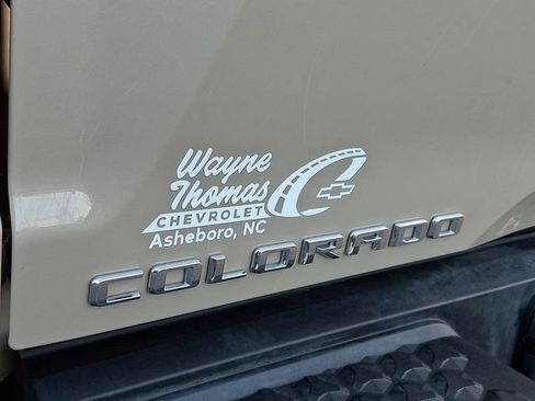 Used 2024 Chevrolet Colorado W/T w/ Technology Package image 30
