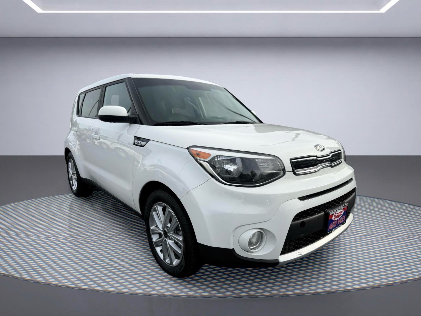 Used 2018 Kia Soul + FWD image 10
