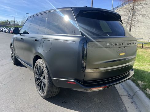 Used 2025 Land Rover Range Rover SE image 5