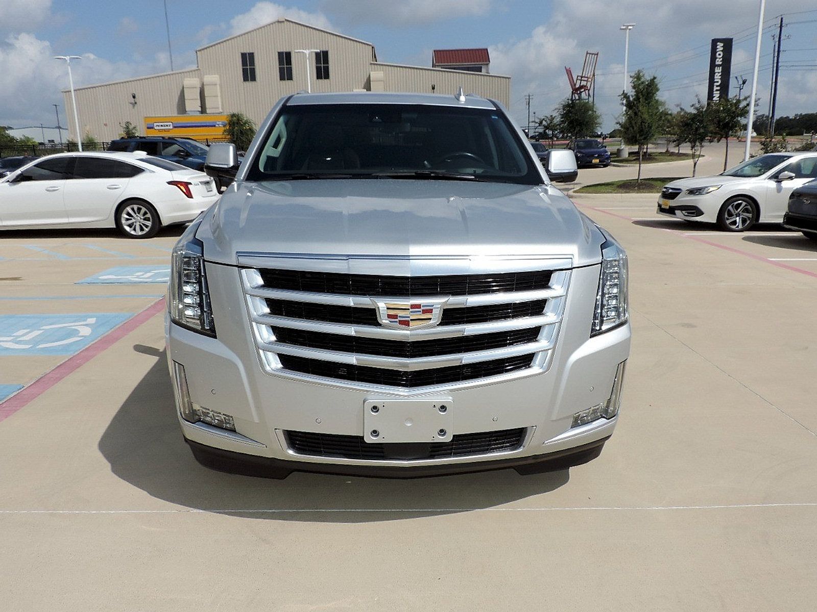 Used 2020 Cadillac Escalade Premium Luxury AWD/4WD image 2