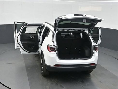 New 2026 Jeep Compass Latitude image 51