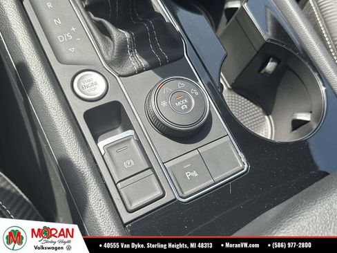 Certified 2023 Volkswagen Atlas Cross Sport SE w/ Panoramic Sunroof Package AWD/4WD image 30