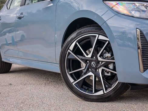 New 2025 Nissan Sentra SR w/ SR Premium Package FWD image 2