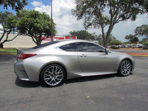 Used 2016 Lexus RC 200t RWD image 10