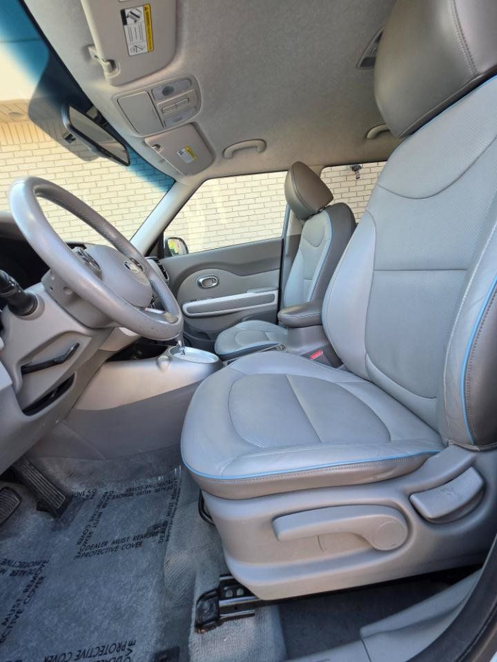 Used 2016 Kia Soul EV + FWD image 9