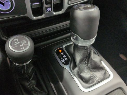 Used 2025 Jeep Wrangler Sahara w/ Safety Group image 31