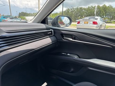 Used 2025 Toyota Camry LE image 28