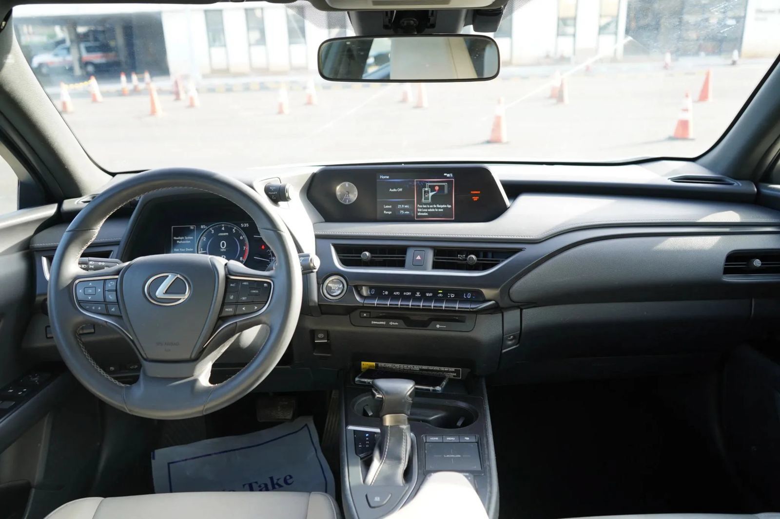 Used 2019 Lexus UX 200 FWD image 16