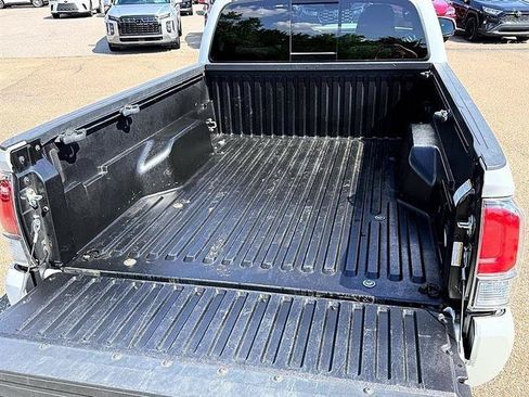 Used 2023 Toyota Tacoma TRD Sport AWD/4WD image 15