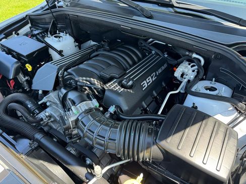 Used 2018 Dodge Durango SRT w/ Technology Group AWD/4WD image 33