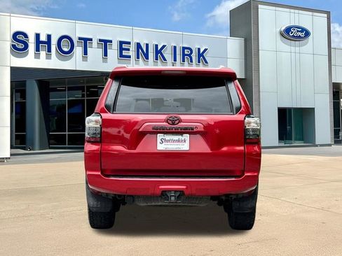 Used 2018 Toyota 4Runner SR5 image 8
