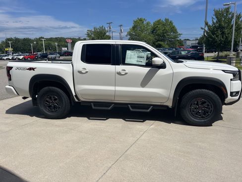 New 2025 Nissan Frontier PRO-4X image 8