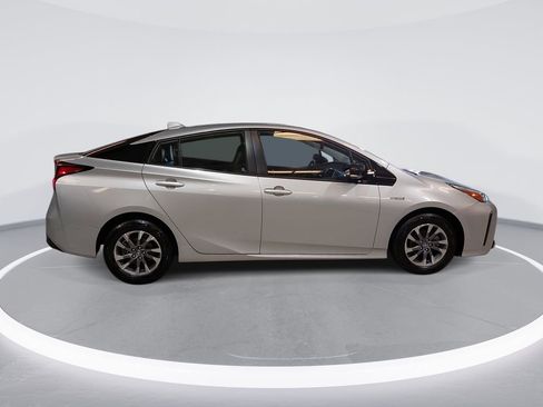 Used 2020 Toyota Prius XLE w/ Advanced Technology Package FWD image 4