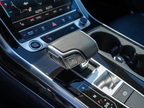 Used 2024 Audi Q7 Premium Plus image 22