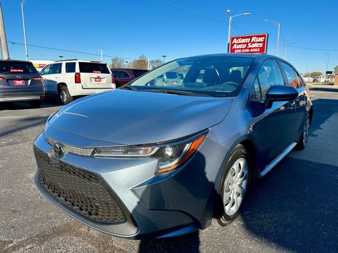 Used 2022 Toyota Corolla LE image 4