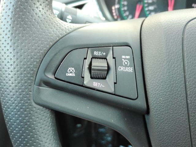 Used 2022 Chevrolet Trax LS w/ Tint and Cruise Package AWD/4WD image 31