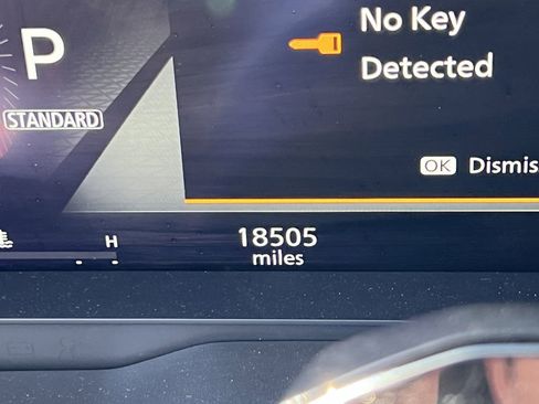 Used 2025 Nissan Rogue SL w/ Tech Package image 7