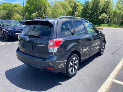 Used 2018 Subaru Forester 2.5i Premium w/ All-Weather Package AWD/4WD image 10