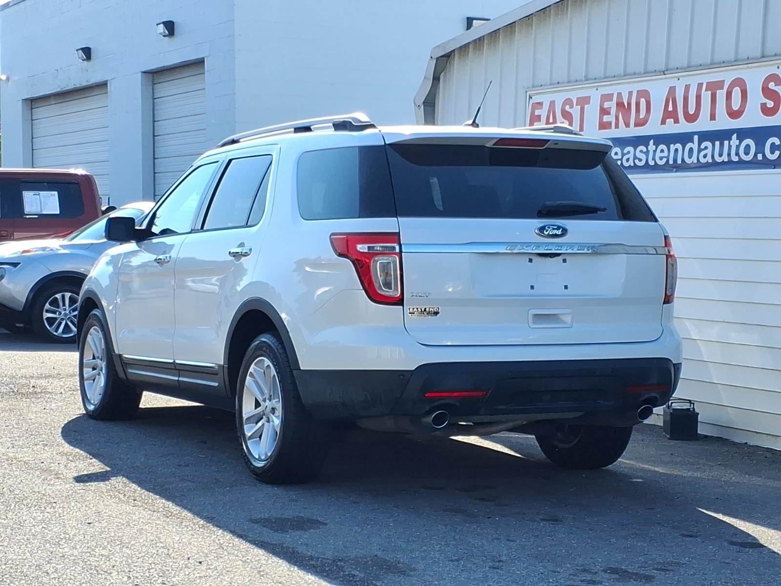 Used 2013 Ford Explorer XLT FWD image 3