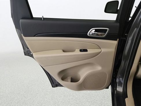Used 2021 Jeep Grand Cherokee Laredo RWD image 24