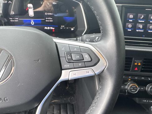 Used 2023 Volkswagen Jetta SE w/ Panoramic Sunroof Package FWD image 24