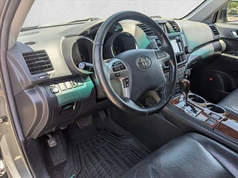 Used 2013 Toyota Highlander Limited FWD image 10