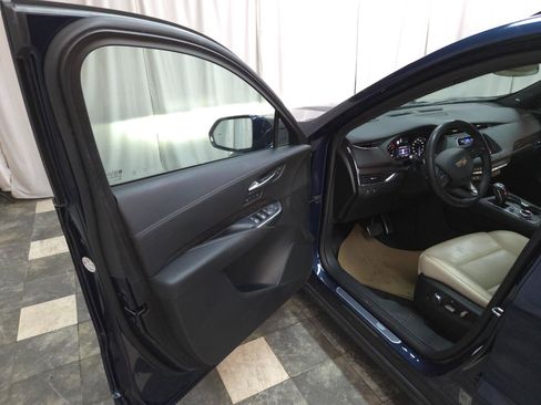 Used 2019 Cadillac XT4 Sport AWD/4WD image 9