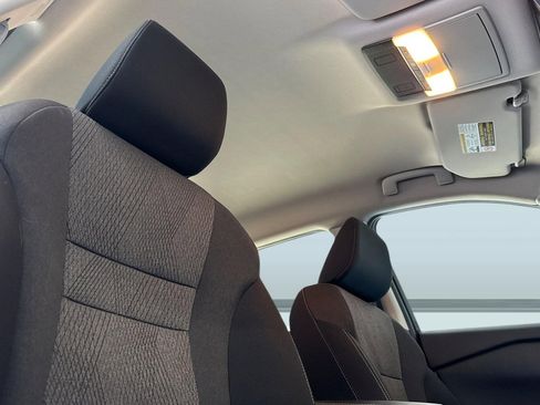 Used 2025 Nissan Rogue SV FWD image 23