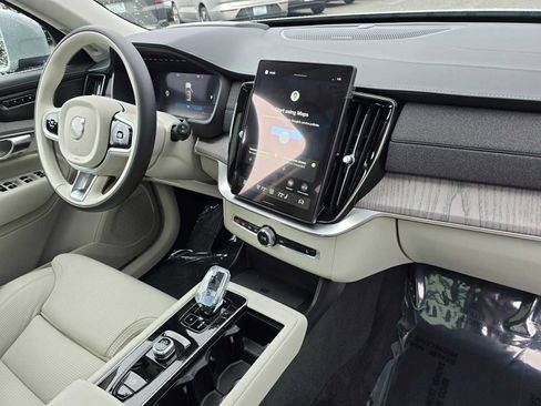 New 2026 Volvo XC90 B6 Ultra w/ Protection Package image 10