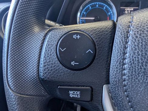 Used 2017 Toyota Corolla LE FWD image 29