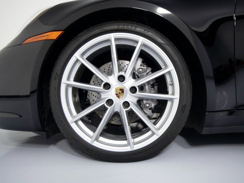 Certified 2024 Porsche 911 Carrera 4 image 14