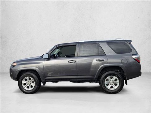 Used 2016 Toyota 4Runner SR5 image 8
