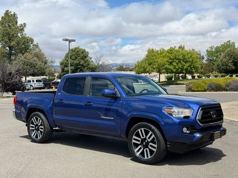 Used 2022 Toyota Tacoma SR5 RWD image 7