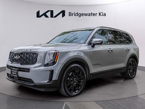 Certified 2022 Kia Telluride EX w/ EX Premium Package AWD/4WD image 5
