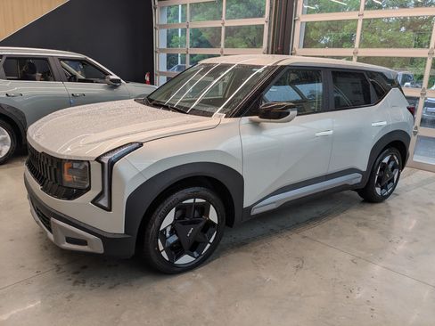 New 2027 Kia Seltos S FWD image 5