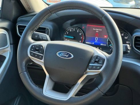 Used 2021 Ford Explorer XLT w/ Equipment Group 202A image 13