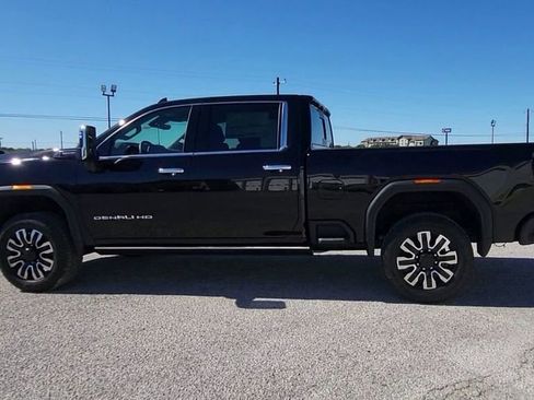 New 2026 GMC Sierra 2500 Denali Ultimate image 4