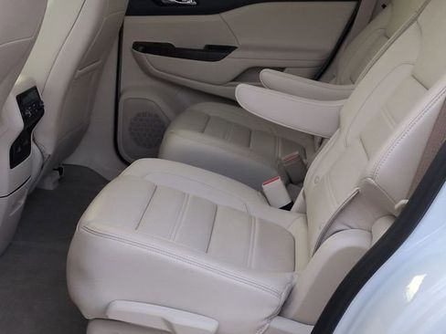 Used 2023 GMC Acadia Denali w/ Denali Technology Package image 25