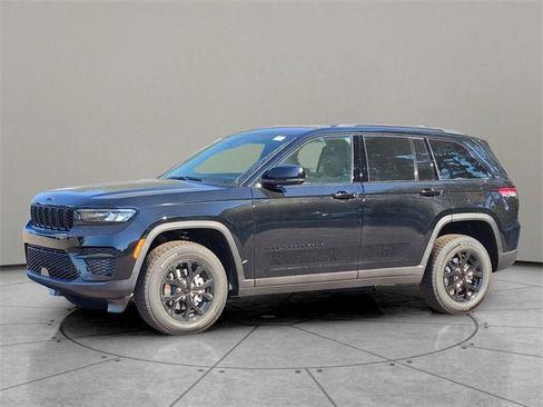 New 2025 Jeep Grand Cherokee Altitude image 3