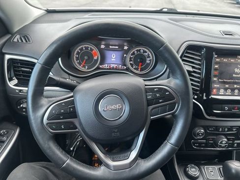 Used 2019 Jeep Cherokee Limited AWD/4WD image 23