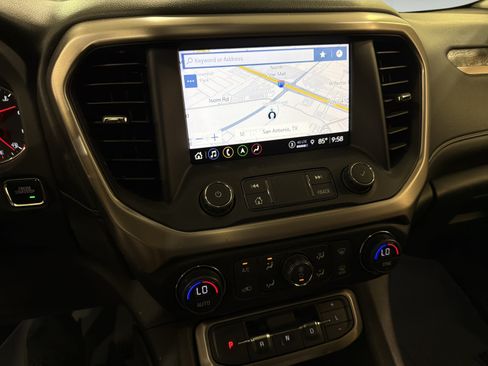 Used 2021 GMC Acadia Denali w/ Denali Technology Package FWD image 18