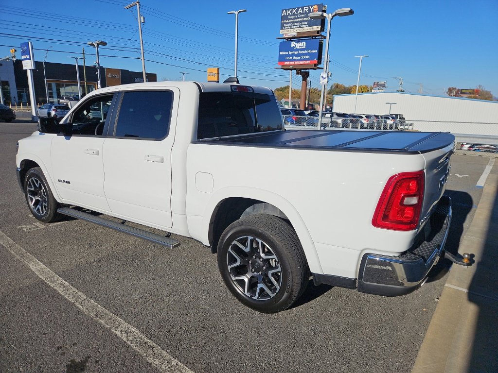 Used 2025 RAM 1500 Laramie AWD/4WD image 7